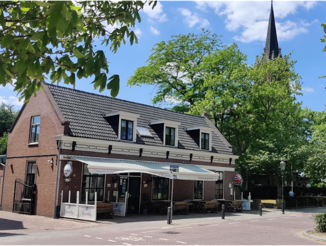 Afbeelding van buitenkant eetcafé-zaal 't Karrewiel